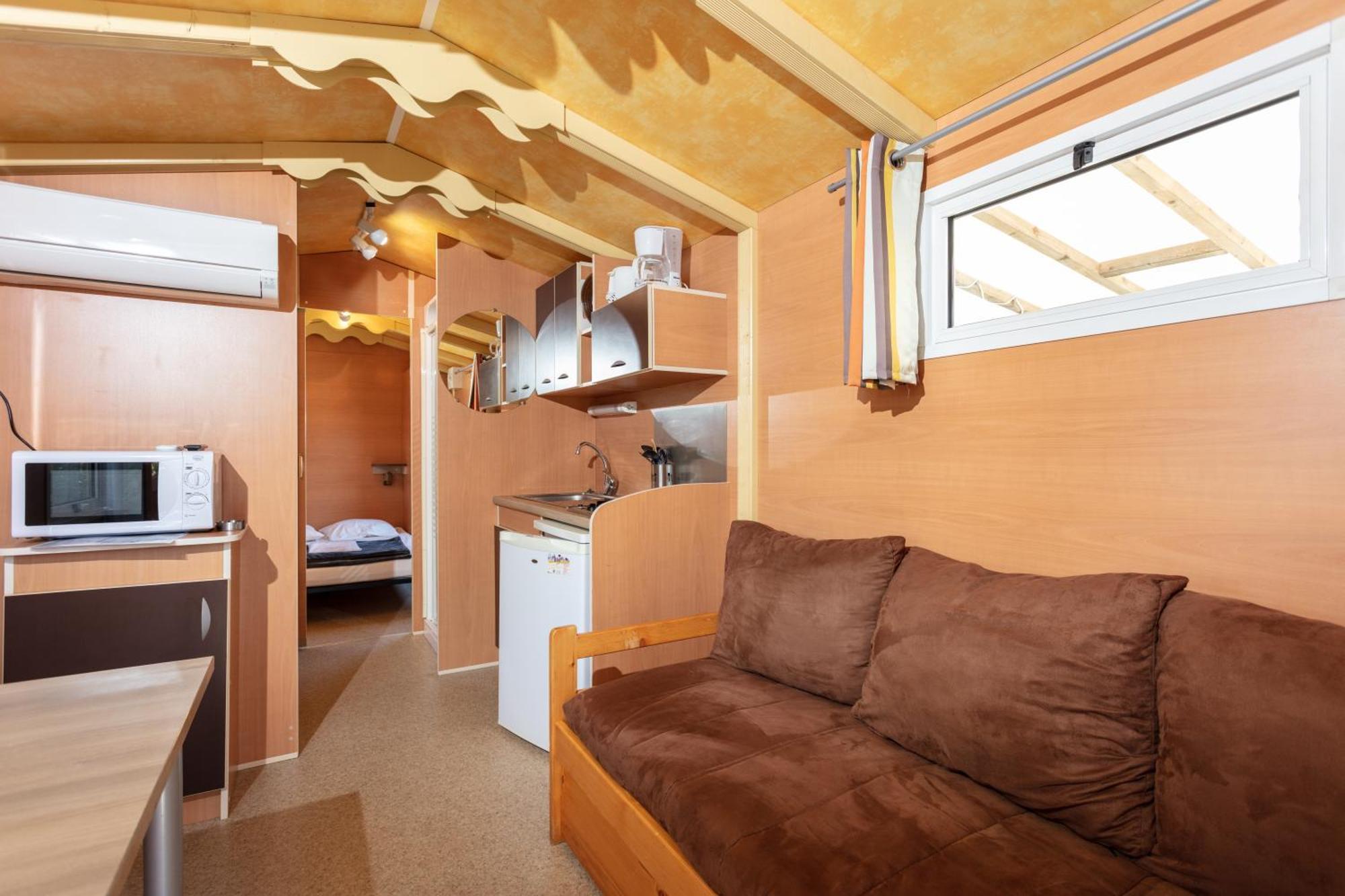 Camping Les Amandiers Castelnau-de-Guers Exterior foto